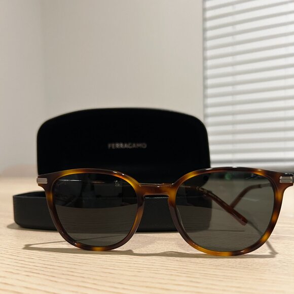 SALVATORE FERRAGAMO SUNGLASSES-TORTOISE - Picture 5 of 8